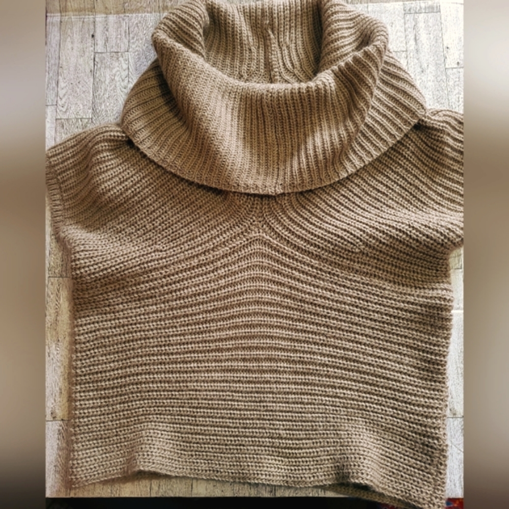 Lauren Ralph Lauren chunky knit cowlneck/off shoulder sweater vest. Wool…